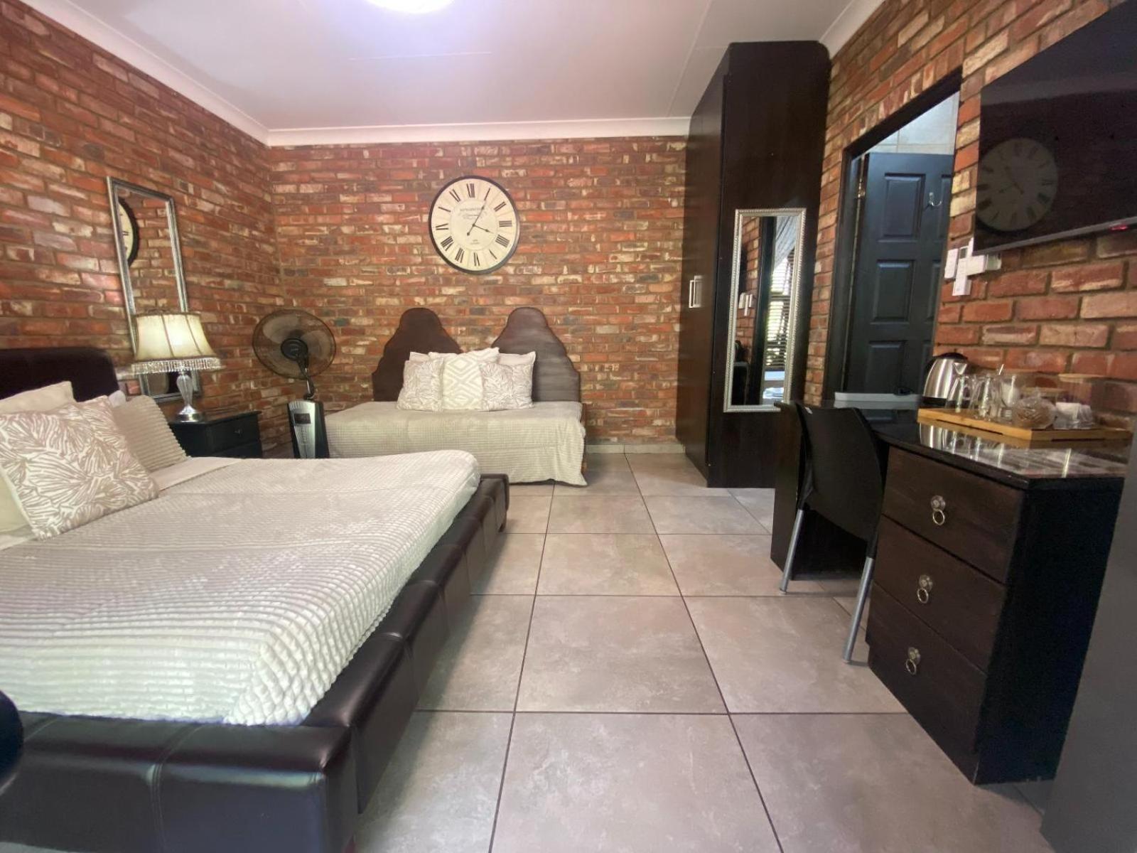 Aloe Guesthouse Klerksdorp Quarto foto